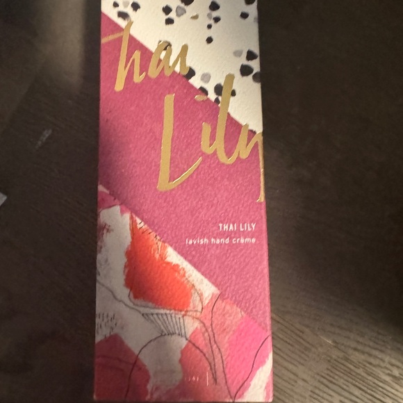 Thai lily lotion - Picture 3 of 3